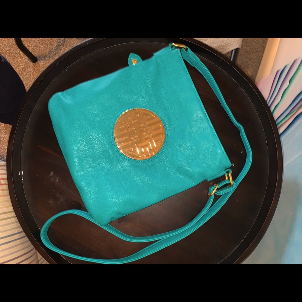 Perfect little crossbody bag!